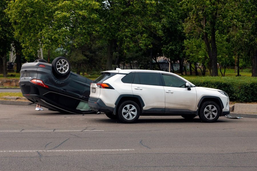 What Should Drivers Pay Attention to Right After a Car Accident